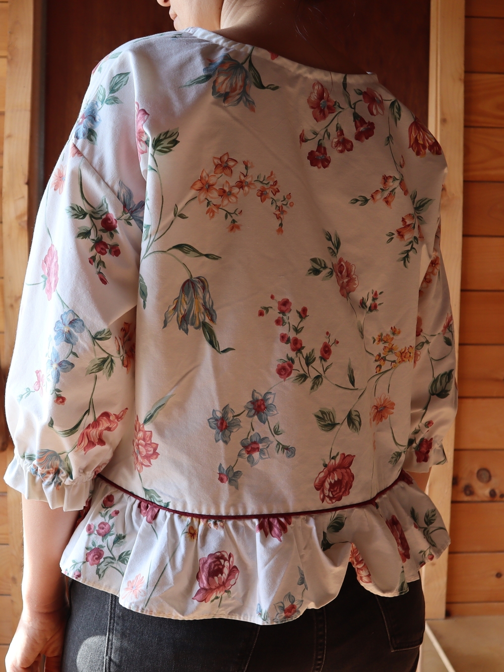 Upcycled Cream Blouse with Ruffles And Florals M • L - Picture 5 of 11